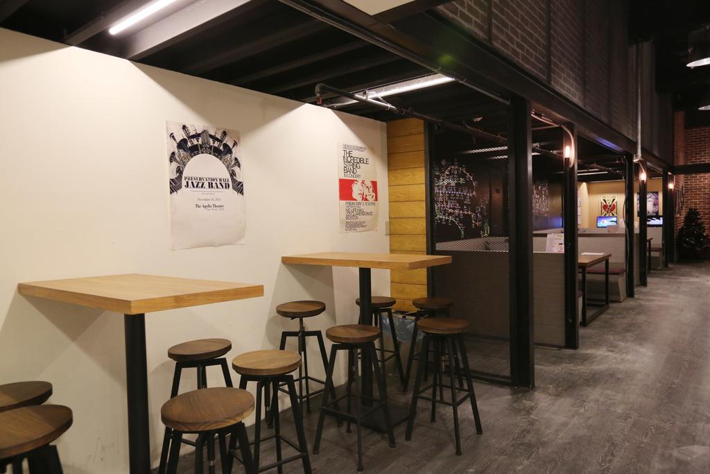 Angels Hostel Taipei Ximen Bagian luar foto