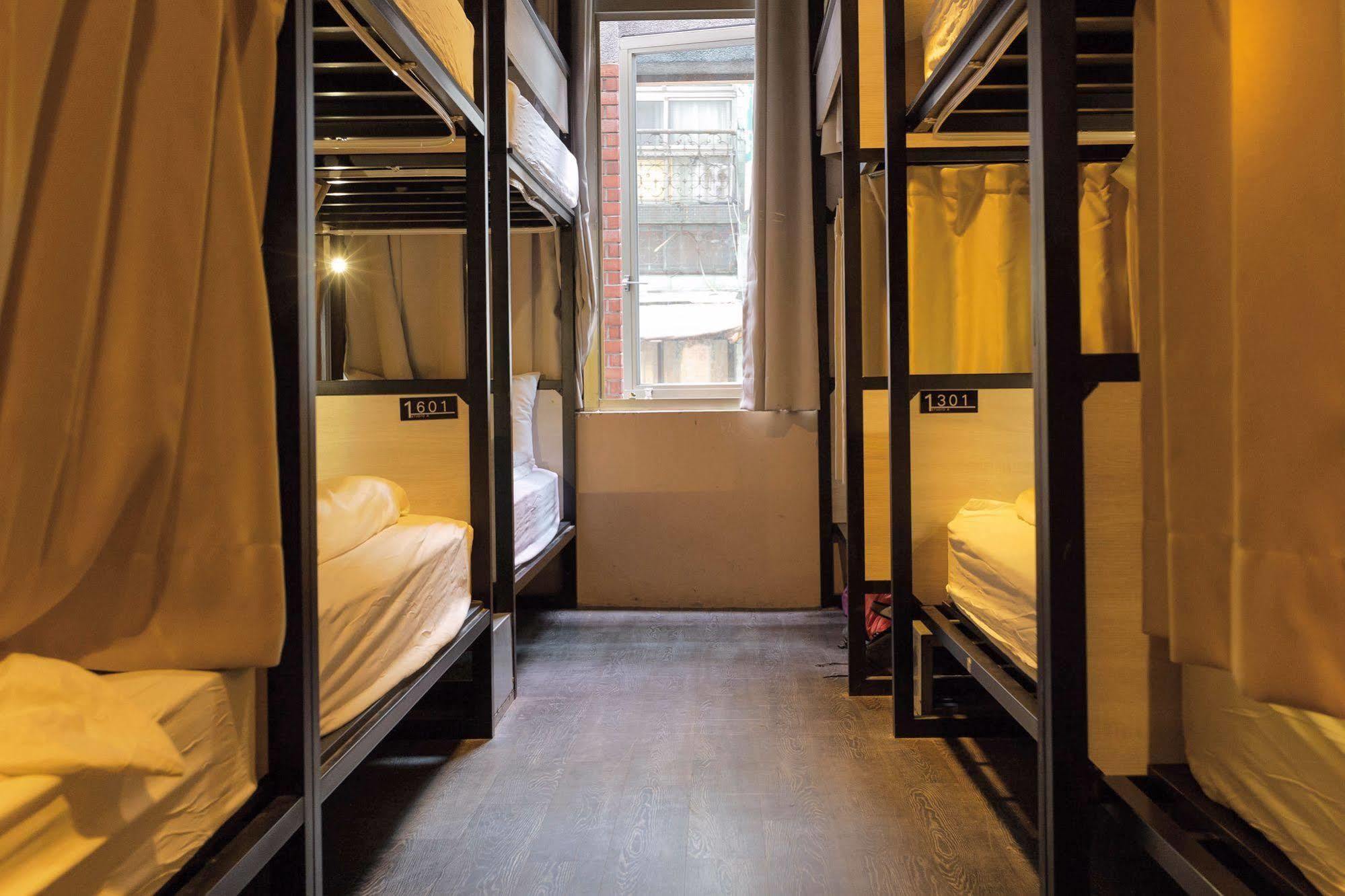 Angels Hostel Taipei Ximen Bagian luar foto